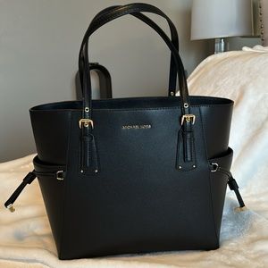 New with tags Michael Kors voyager tote handbag
